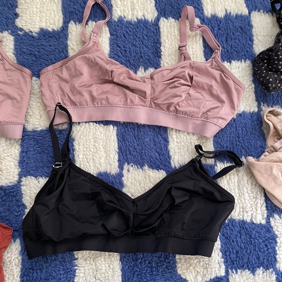 Bundle of nursing pumping bras - Picture 2 of 4